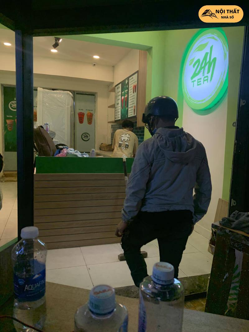 Hàng chờ quán cafe và trà sữa 24h