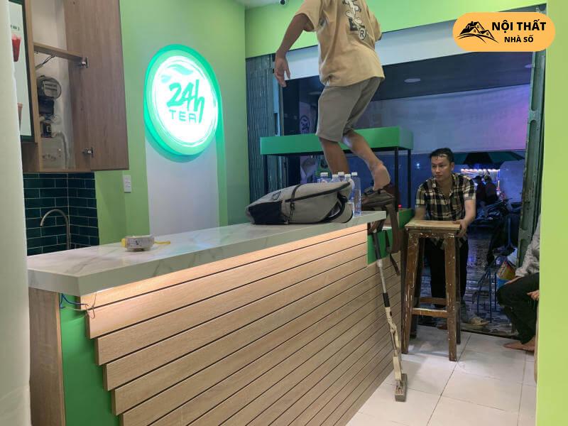 Quây tiếp tân quán cafe và trà sữa 24h