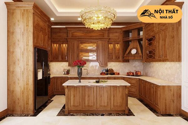 Đèn chùm làm điểm nhấn chiếu sáng giúp không gian nấu ăn trở nên sang trọng hơn rất nhiều