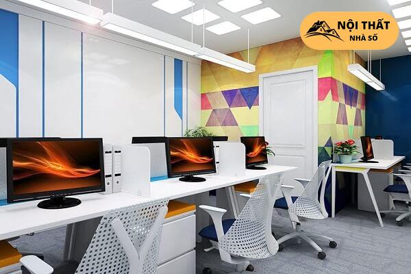 Mẫu thiết kế văn phòng linh hoạt trong việc sử dụng màu sắc tươi sáng