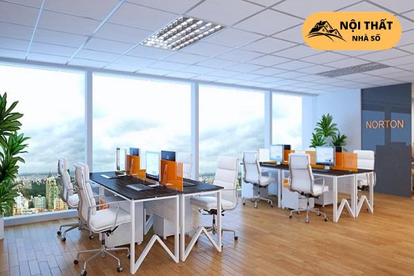 Mẫu thiết kế văn phòng 30m2 với cửa kính cường lực trong suốt
